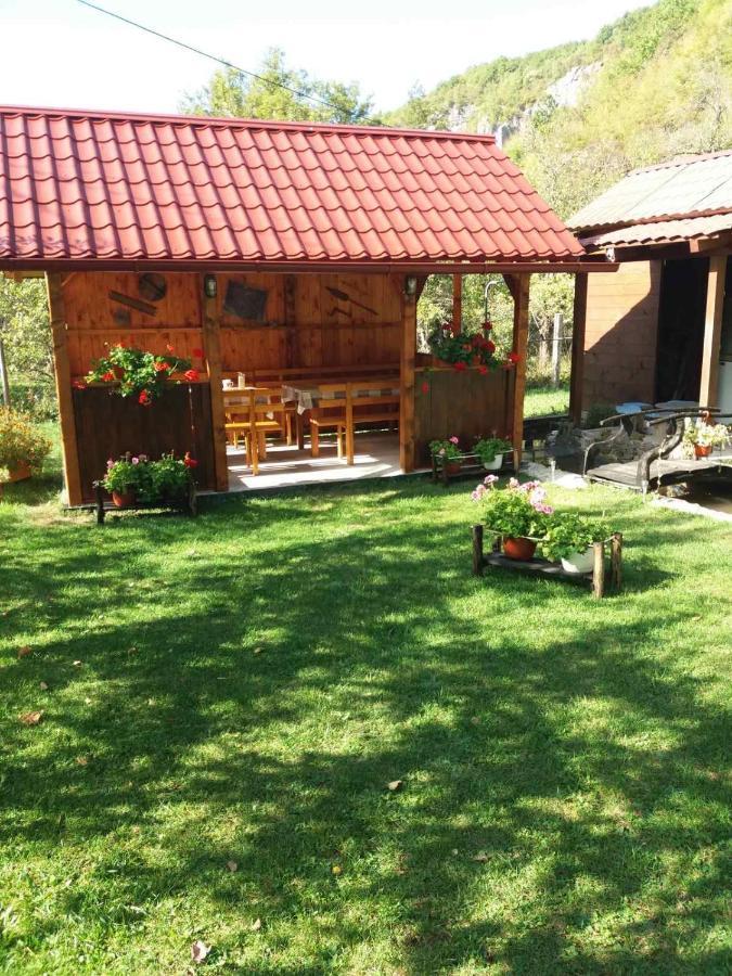 Villa Domacinstvo Ubovic Sipovo Esterno foto