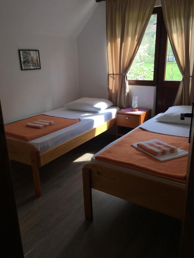 Villa Domacinstvo Ubovic Sipovo Esterno foto